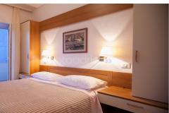 Beachfront Brela Apartments Room 5 – Ljubica V foto 4