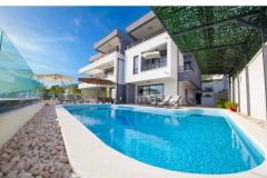 Apartments with pool Apartment 2 – MAIVICA foto 1