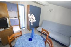 Apartments Dinko s grijanim bazenom Apartment 3 – A2+2 foto 1