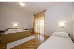 APARTMANI DEBELIĆ Apartment 2 – Dobrila 2 foto 3