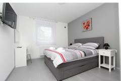 Holiday home with swimming pool Apartment 1 – APP *** foto 2