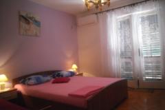 Apartments Emi Room 4 – ljubičasta foto 1