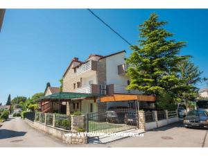 Apartments Kastel