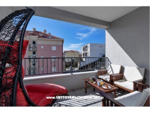 Cliffside Breeze Apartment