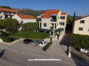 Apartments Maestral