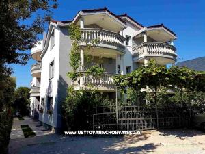 Apartments Ivišić