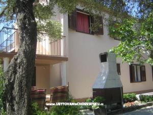 Apartments Mrsic Podgora 
