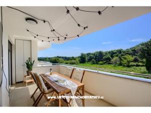 Nice New Apartments near Kamenjak