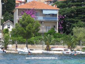 Apartments Bareta