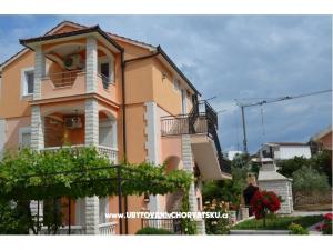 Apartments Brksi 