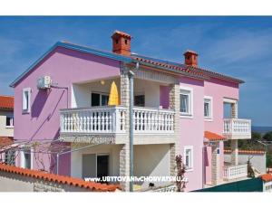 Apartments Lisicak
