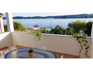 Apartment Mare - prvi red uz more