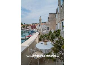 Apartments Tonsic Sutivan