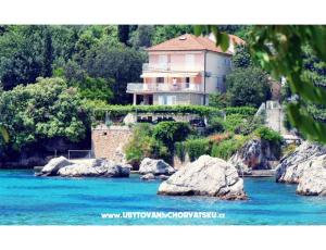 Villa Ana Apartments