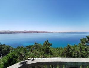 Beachfront Apartments Carlo