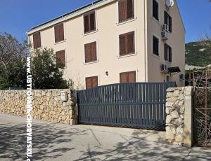 Apartments Željko-Baška