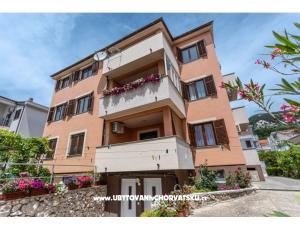 Apartments Dujmović