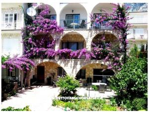 Apartments Tamburović