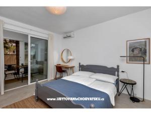 Apartments and rooms Rica