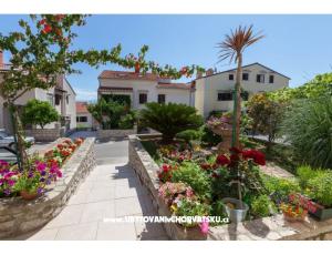 Apartments Avvi