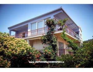 Apartments Boris - Vinisce at Trogi