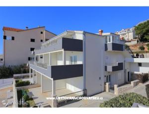 Apartments Dora