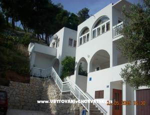 Apartments Ana - Camp Ivo