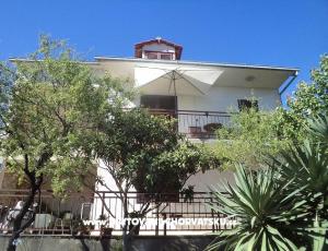 Apartments Mali Raj
