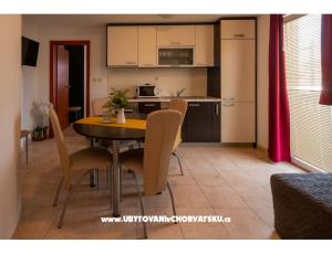 Pakoštane Apartments Di-Ana