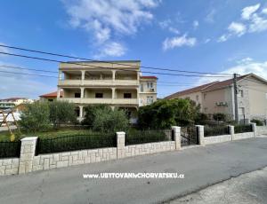 Apartments Pičuljan