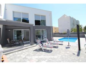 Apartments Karlo 