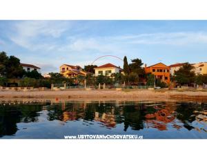 Apartments Cvita i  Luca 