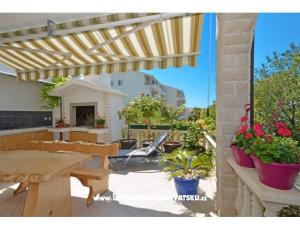 Apartments Two Lions