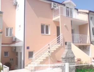 Apartments Gojko Ajduk