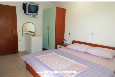 Apartments Villa Rozika photo 2