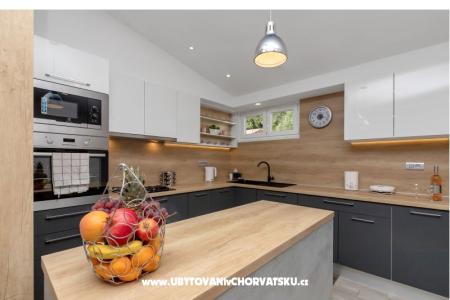 Apartment Rose Baska Voda Croatia