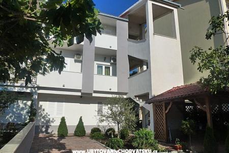 Apartments DIVNA Baška Voda Croatia