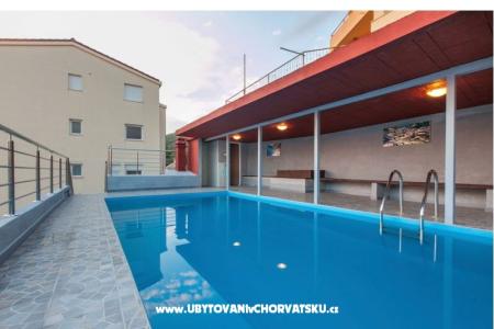 Vila Paola Baška Voda Croatia