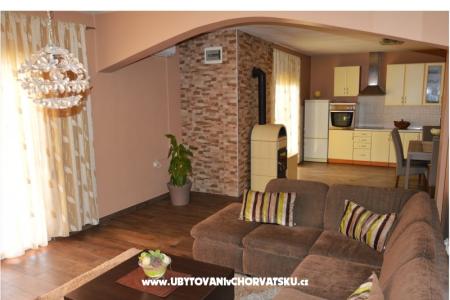 Aparatmani Adrian photo 3