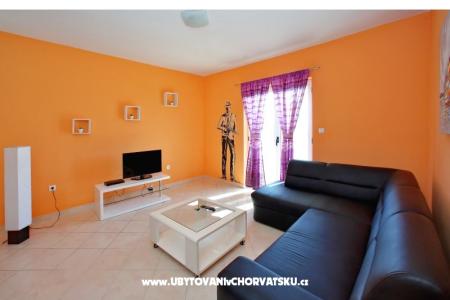 Apartment and pool Nika photo 3