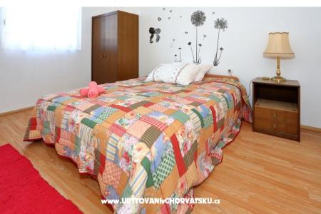 Apartments Anamarija photo 4