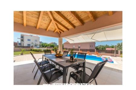 Holiday house vila Kunfin photo 2