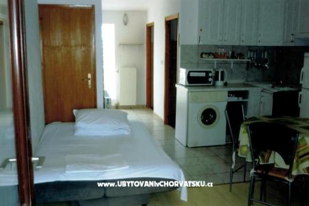 Apartments Kvarantan i Karabatić  photo 4