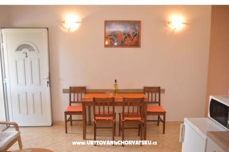 Apartments Salamun photo 3