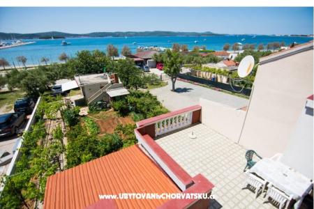 Apartment Anastazija i sobe RoLo uz  photo 2