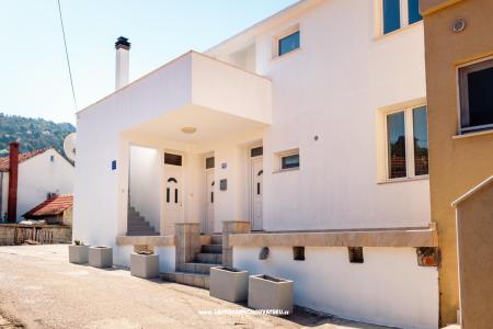 Marinus Apartments photo 4