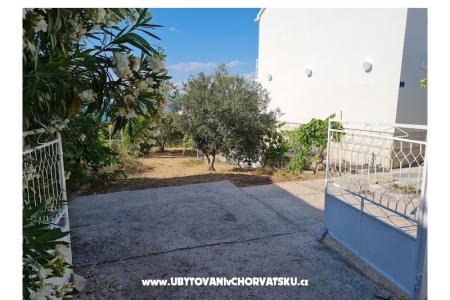 Garden House Sutivan photo 5
