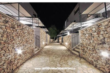 Kala mendula apartmani Island of Brac Croatia