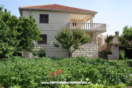 Apartments Glavinovic Island of Brac Croatia
