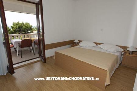 Apartments Brela Klarić photo 3